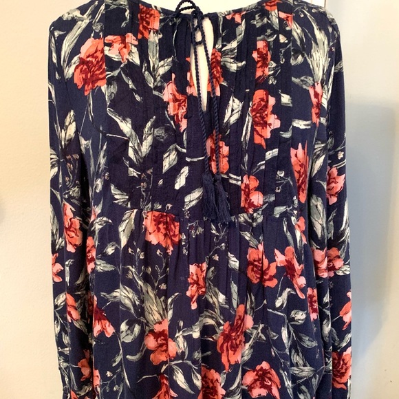 Women’s Lucky Brand Floral Pheasant Blouse Size L career casual Navy Blue boho - Picture 6 of 10